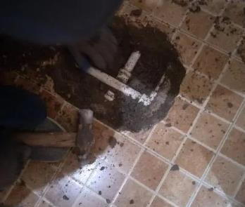 景泰卫生间漏水维修公司为您分享下卫生间渗水如何处理及注意事项